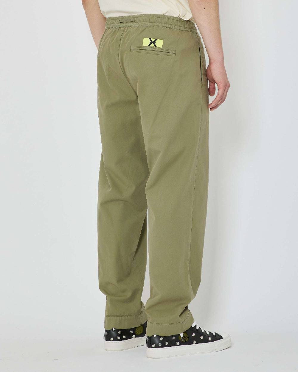 John Richmond Pantaloni con etichetta logata sul retro Saldi Di Fabbrica