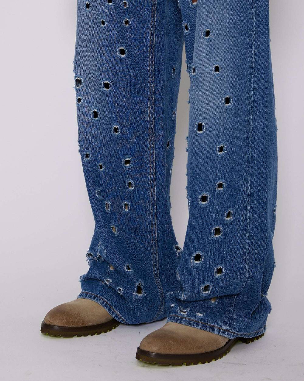 John Richmond Jeans gamba larga con fori metallici sul davanti I Più Venduti