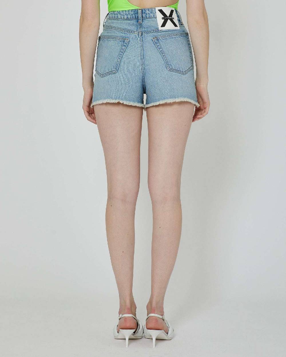 John Richmond Shorts in denim lavaggio chiaro Sottocosto