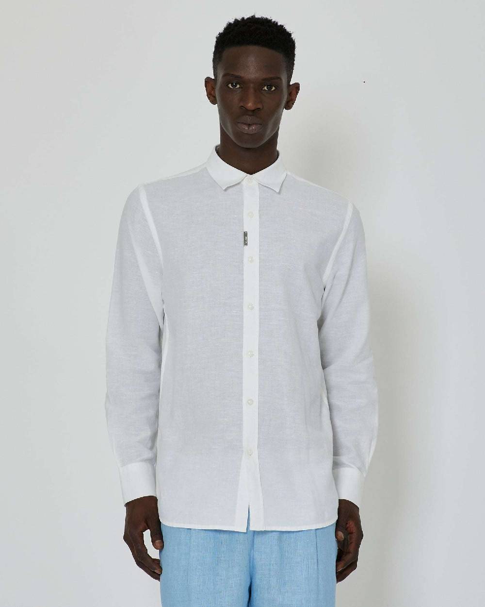John Richmond Camicia basic in lino con placca metallica sul davanti Saldi