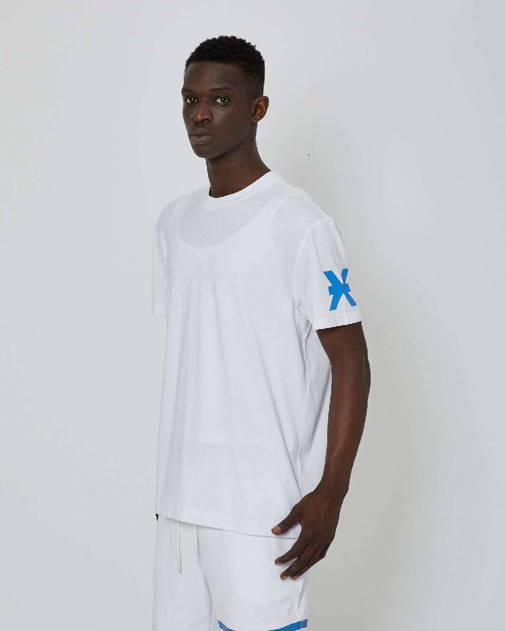 John Richmond T-shirt basic con logo applicato sulla manica Saldi Di Fabbrica