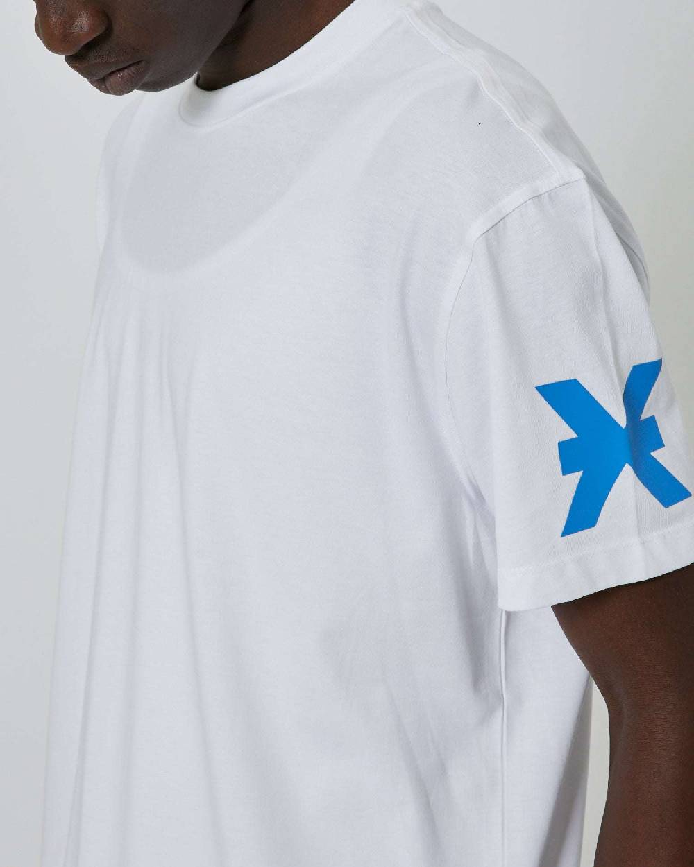 John Richmond T-shirt basic con logo applicato sulla manica Saldi Di Fabbrica