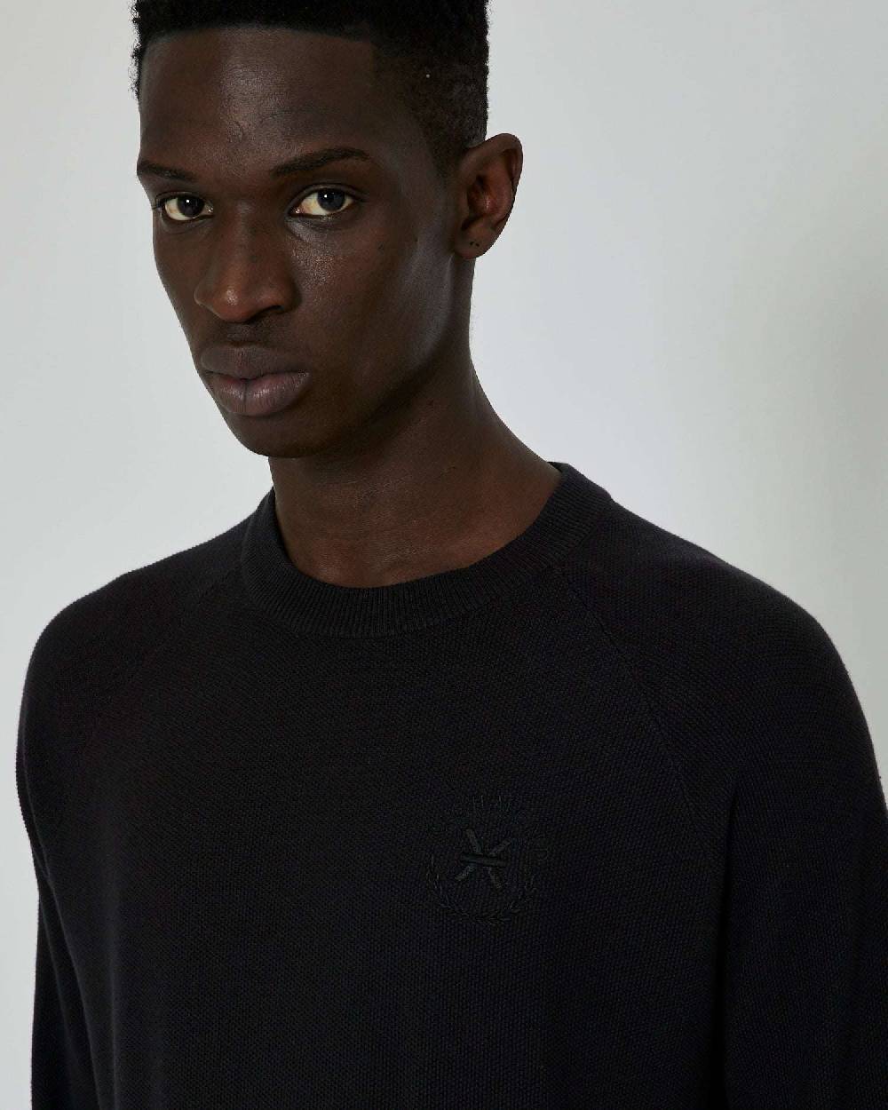John Richmond Maglia con logo ricamato tone sur tone In Saldo