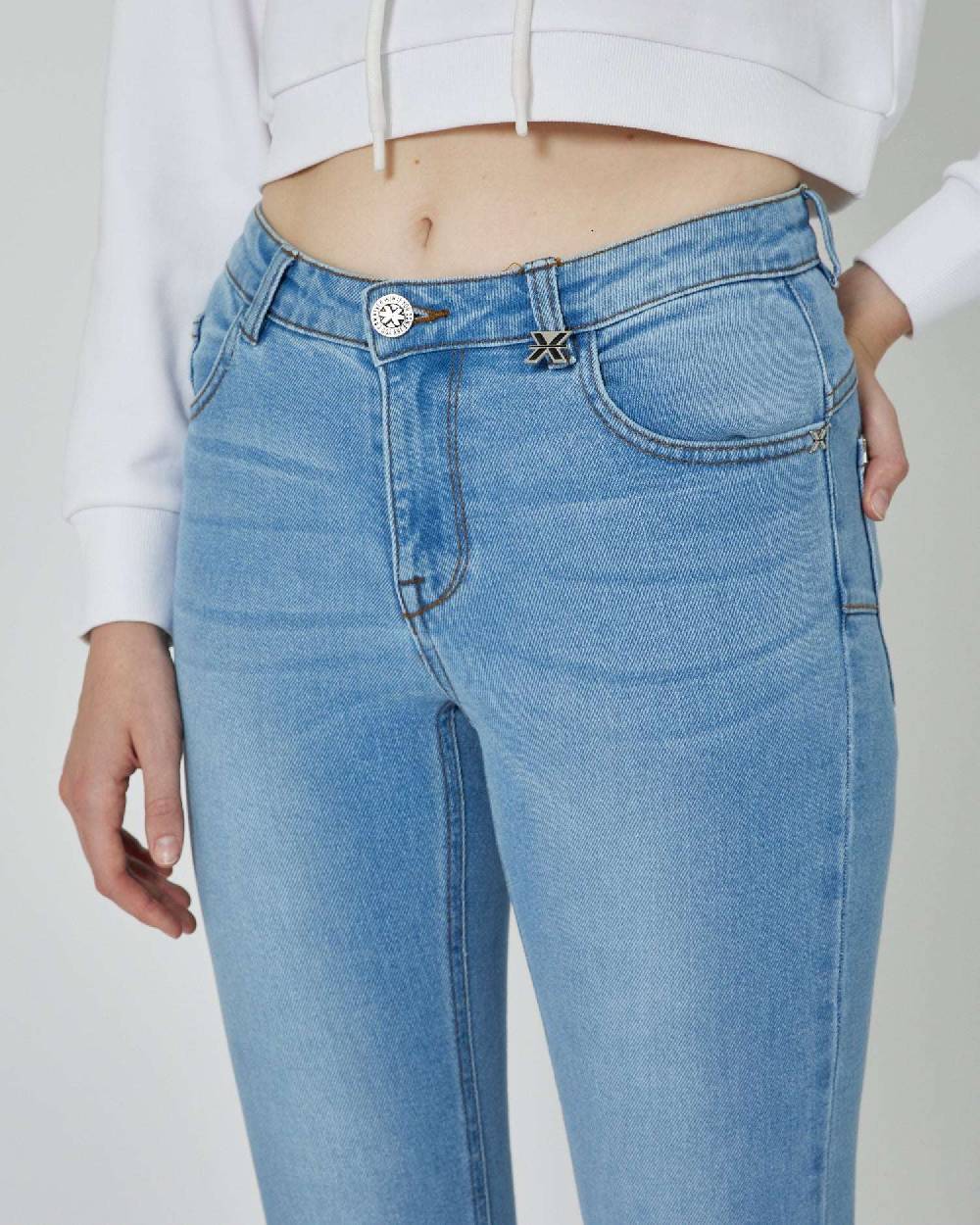 John Richmond Jeans slim con logo ricamato sul retro Liquidazione