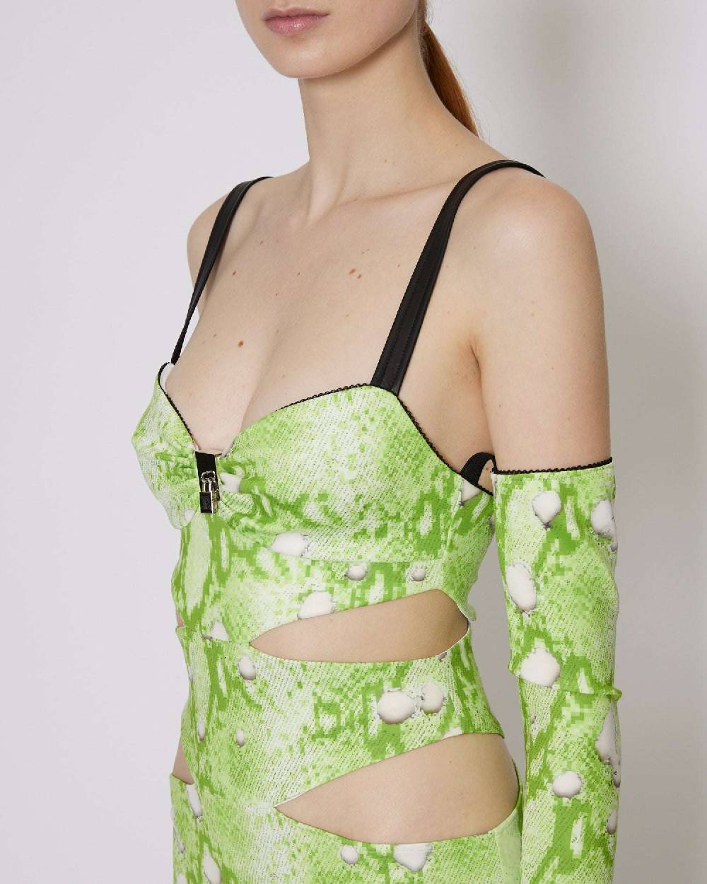 John Richmond Abito midi cut out con manicotti Fino Al -60%