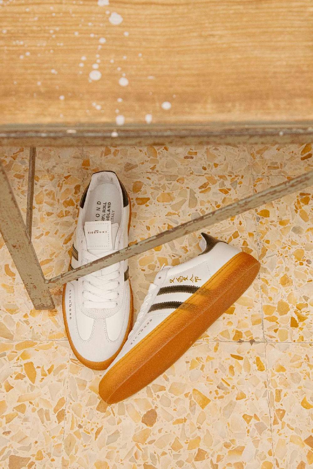 John Richmond Sneakers in pelle con logo e bande laterali Italy