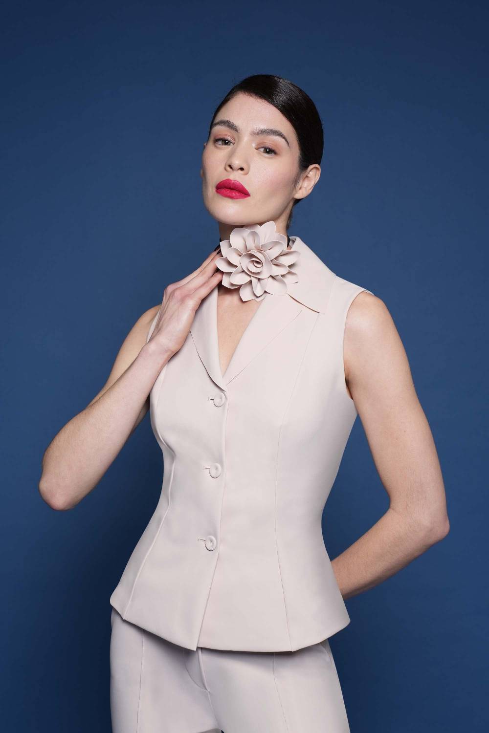 La Petite Robe Di Chiara Boni flower brooch Convenienza