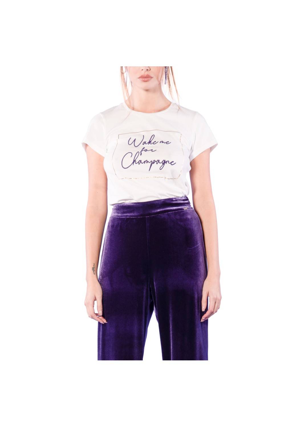 Nualy T-SHIRT CON STAMPA Limitato a 3 giorni