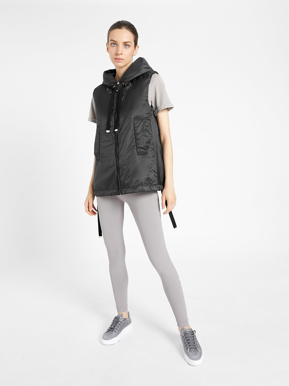 Max Mara Waterproof technical canvas vest Nuova
