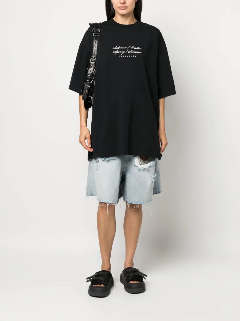 VETEMENTS 4 seasons logo t-shirt Affare Del Giorno