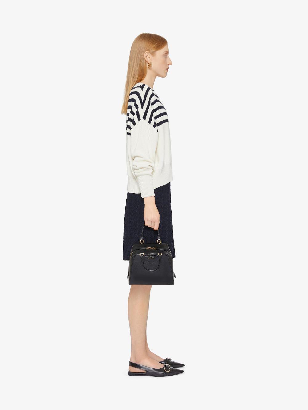 Givenchy 4g striped sweater Fino al 60% di sconto