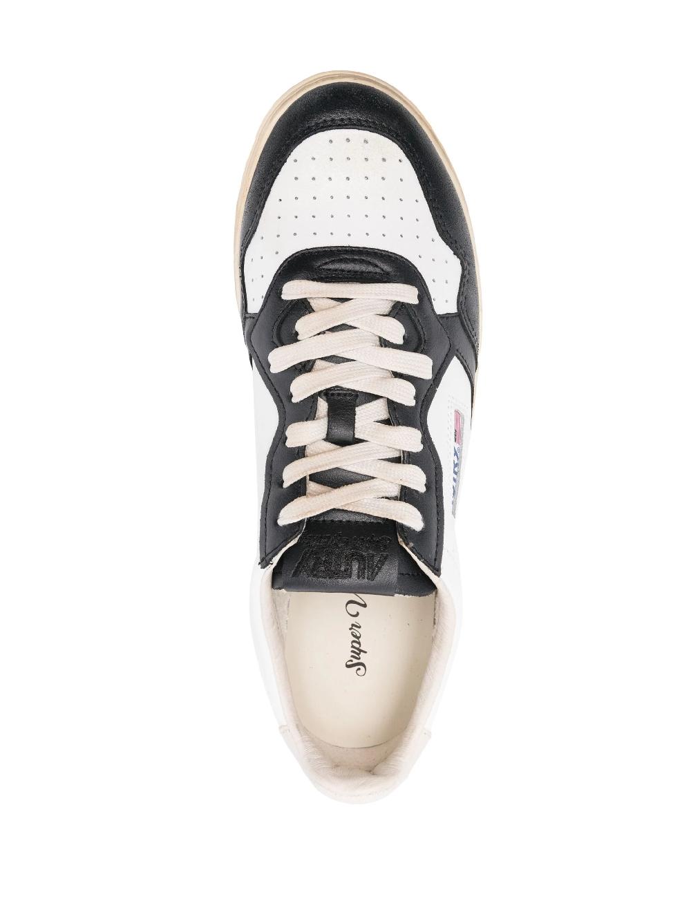 AUTRY Super vintage low leather sneakers Sconti VIP