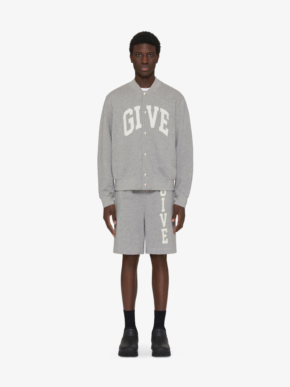 Givenchy Givenchy college bermuda shorts in fleece Comprane uno, ottenene uno gratis