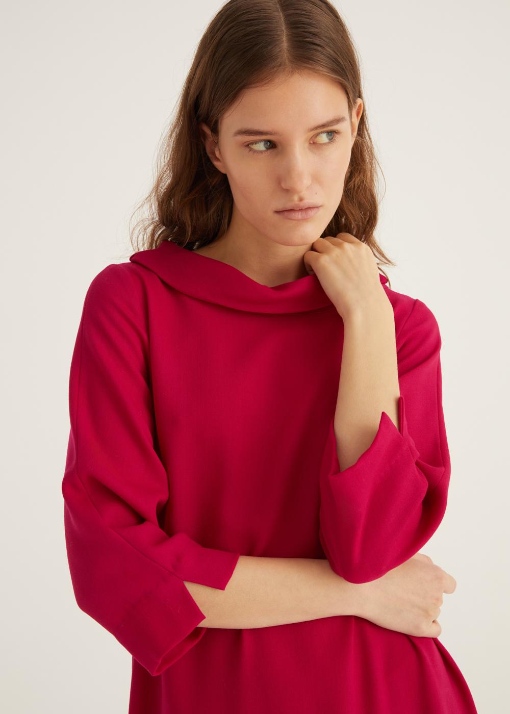 Rosso35 Abito svasato con collo ad anello Sconto