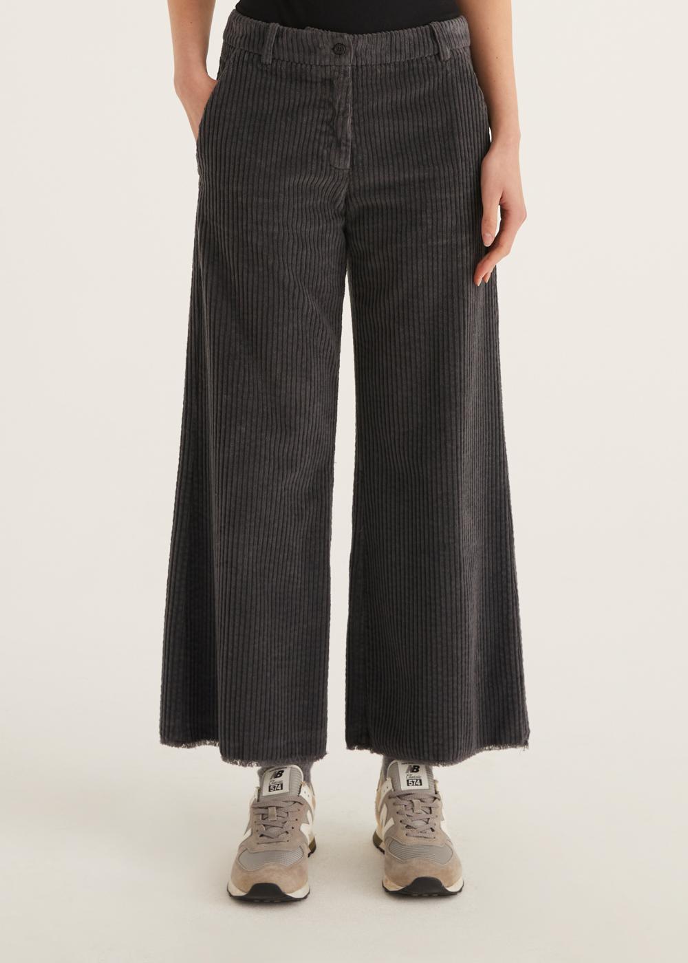 Rosso35 Pantalone svasato con orlo taglio vivo Fino Al -60%