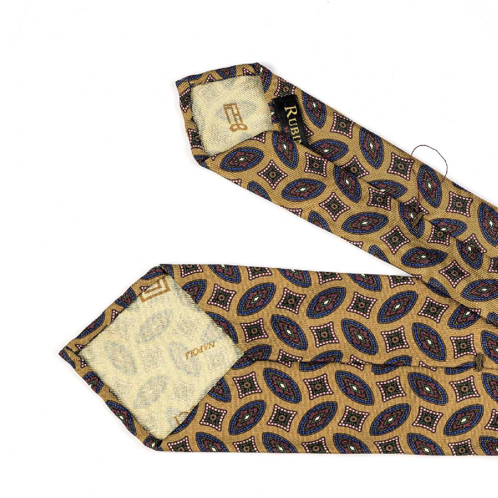 Rubinacci Cravatta in twill di seta senape con stampa geometrica Qualità Garantita