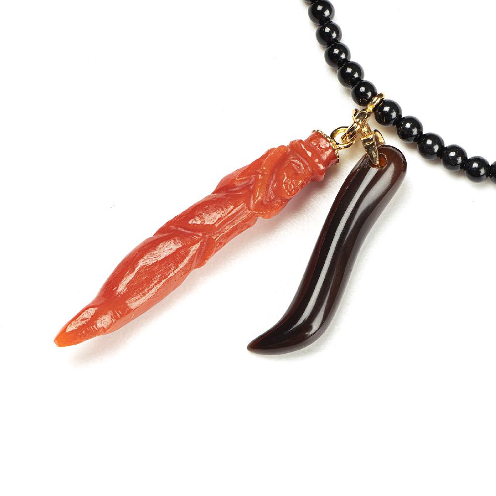 Rubinacci Bottone da bavero ruby in onice Offerte esclusive