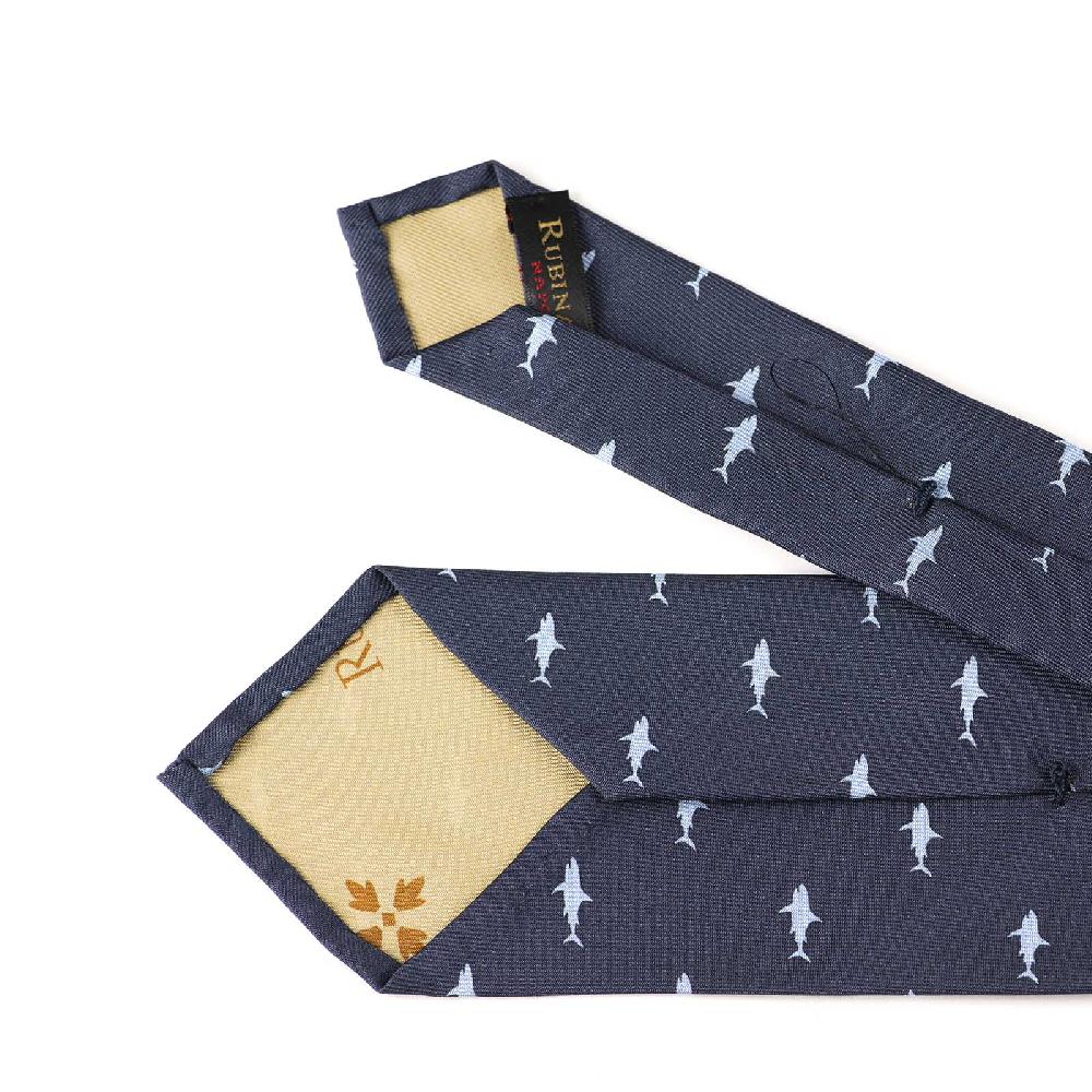 Rubinacci Cravatta in twill di seta con stampa squalo azzurro Pezzi Unici