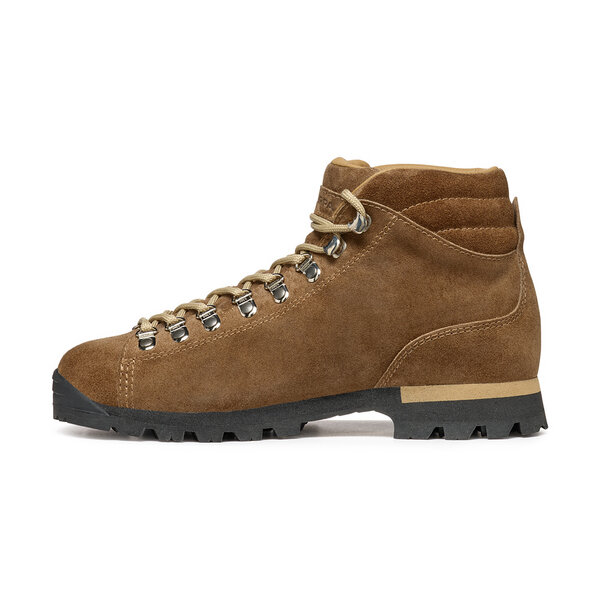 Scarpa PRIMITIVE Reinterprets the tradition style in a modern key Offerta per la Festa della Mamma