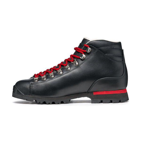Scarpa PRIMITIVE Reinterprets the tradition style in a modern key Offerta Giorno del Papà